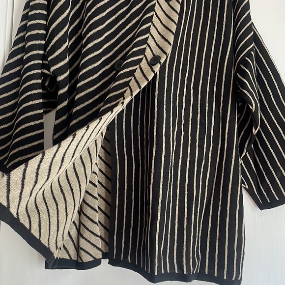 NWT Roni Bis Black & Tan Stripe Knit Sweater Jacket S-M - Picture 7 of 8